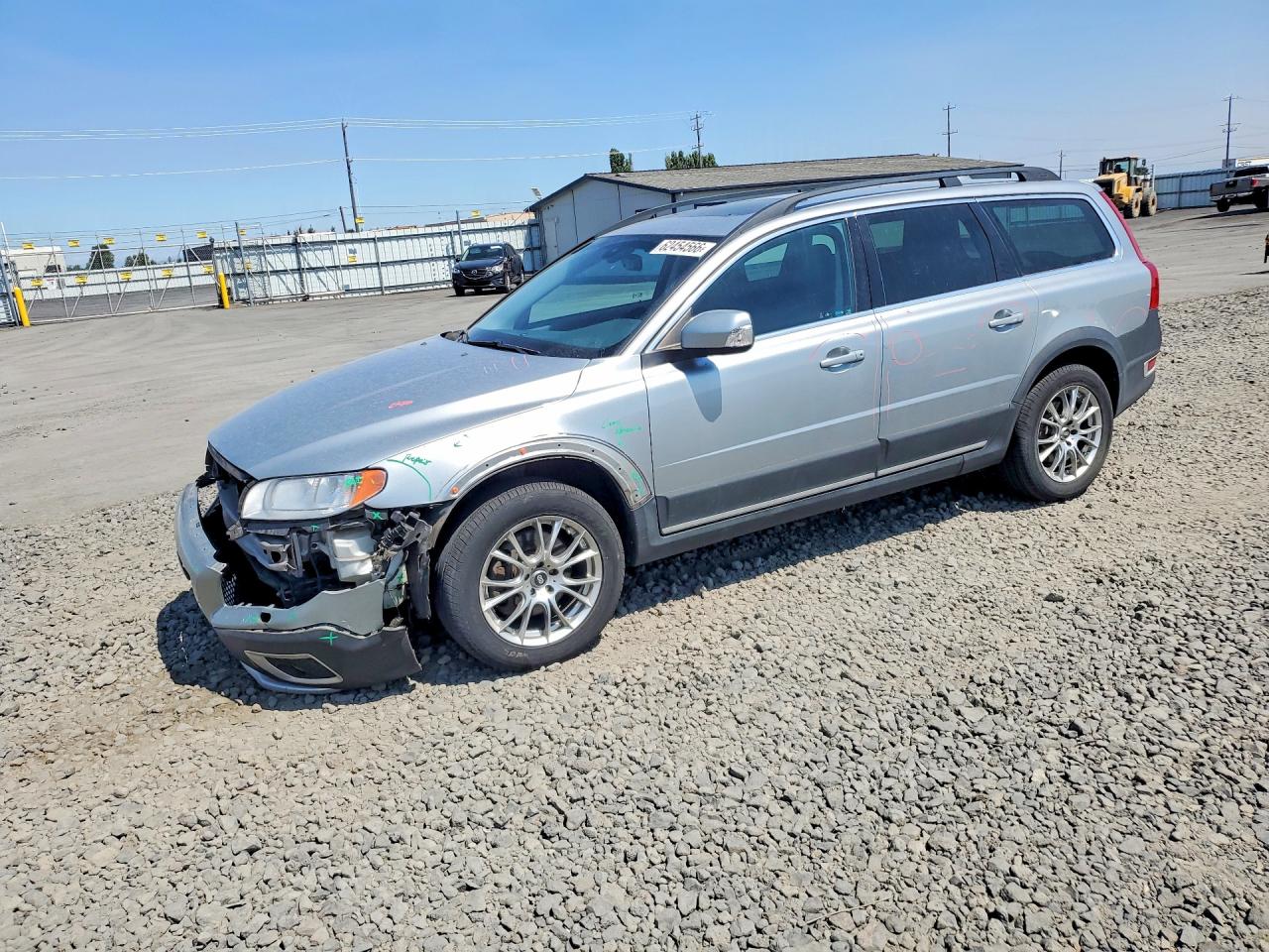 2011 Volvo XC70 3.2L, VIN YV4940BZ7B1109573 — Перед