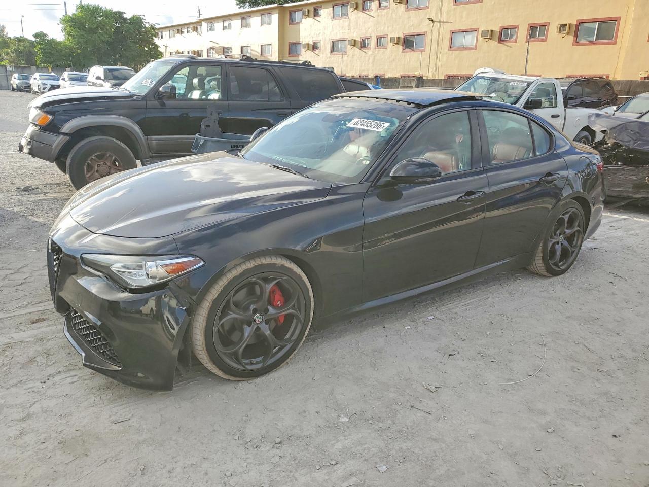 2017 Alfa Romeo Giulia Ti, VIN ZARFAECN9H7539933 — Front end