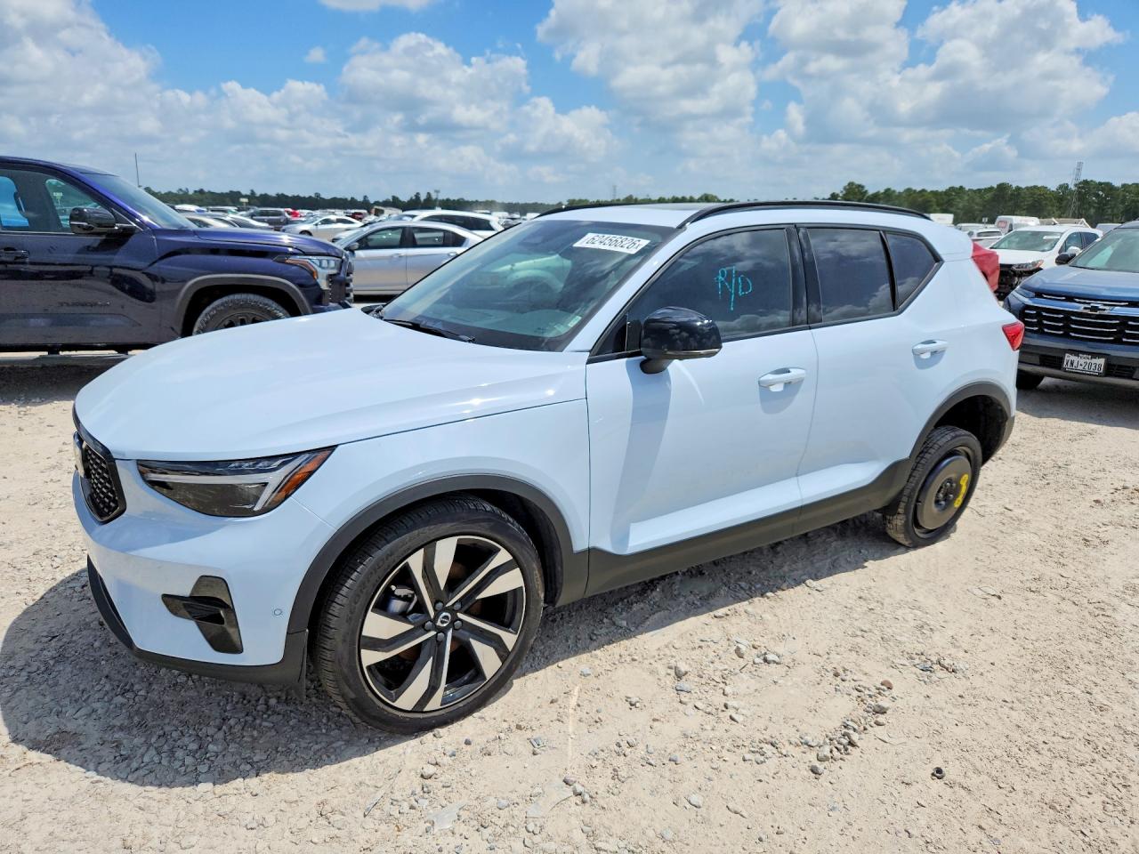 2025 Volvo XC40 Plus Dark Theme, VIN YV4L12UC5S2537901 — Rear end