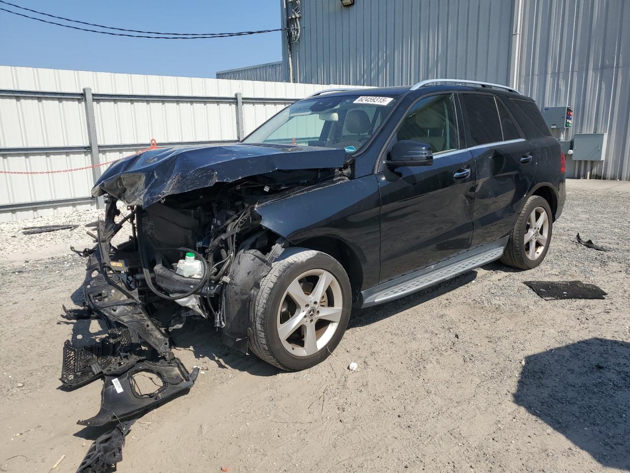 2017 Mercedes-Benz GLE 350, VIN 4JGDA5JB7HA936033 — Front end