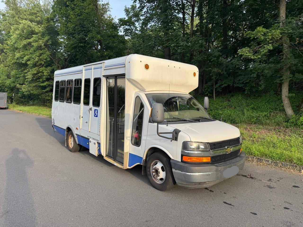 2016 Chevrolet Express G4500, VIN 1GB6GUBL7G1272817 — Normal wear