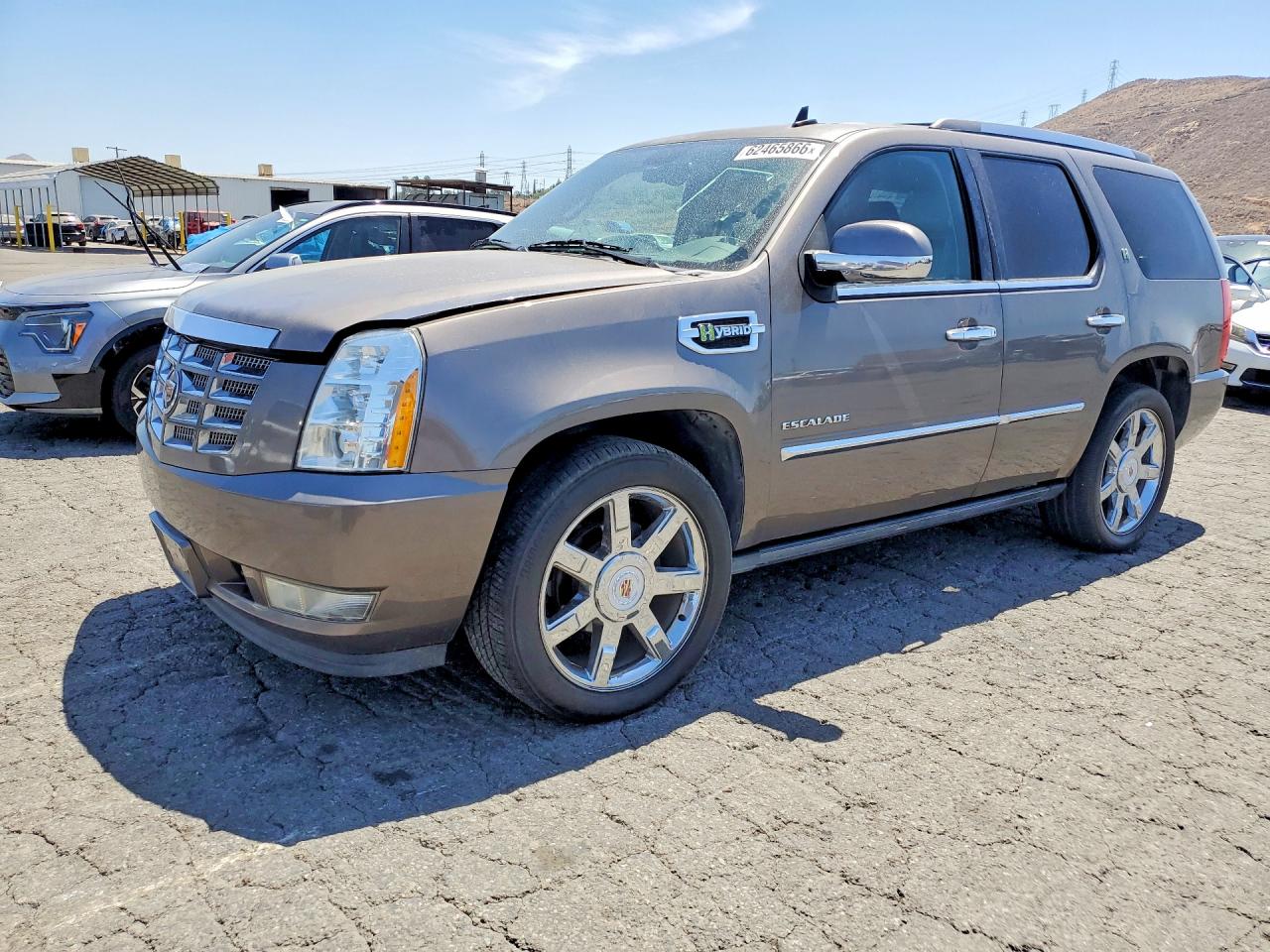 2013 Cadillac Escalade, VIN 1GYS4EEJ2DR177415 — Minor dents and scratches