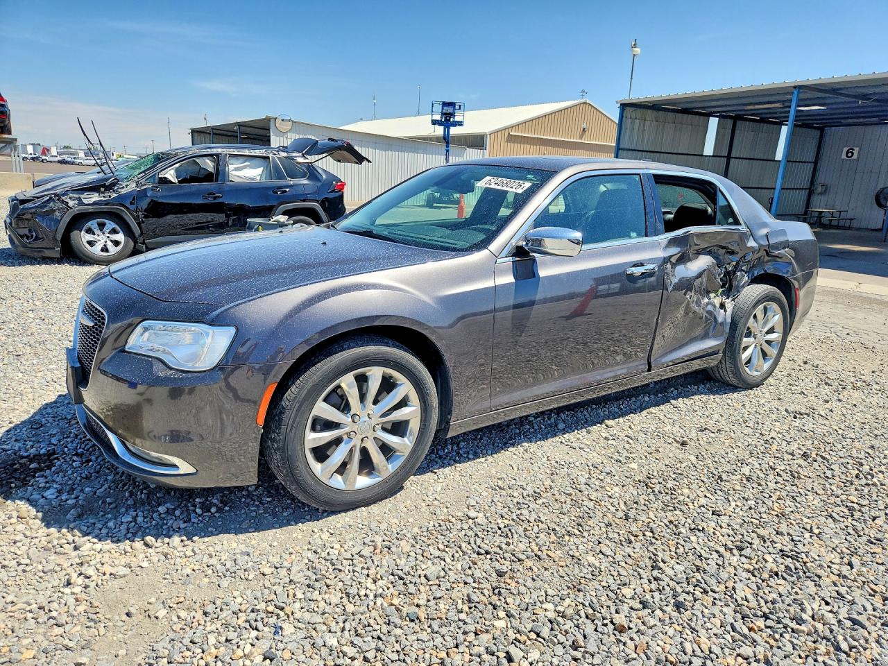 2019 Chrysler 300 Limited, VIN 2C3CCAKG0KH560298 — Бок