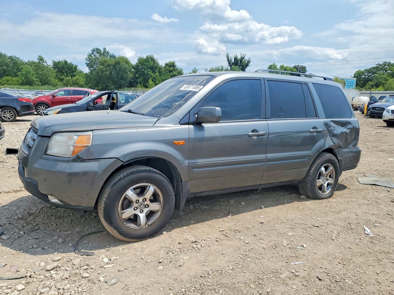 2008 Honda Pilot EX-L, VIN 5FNYF18588B007038 — Бок