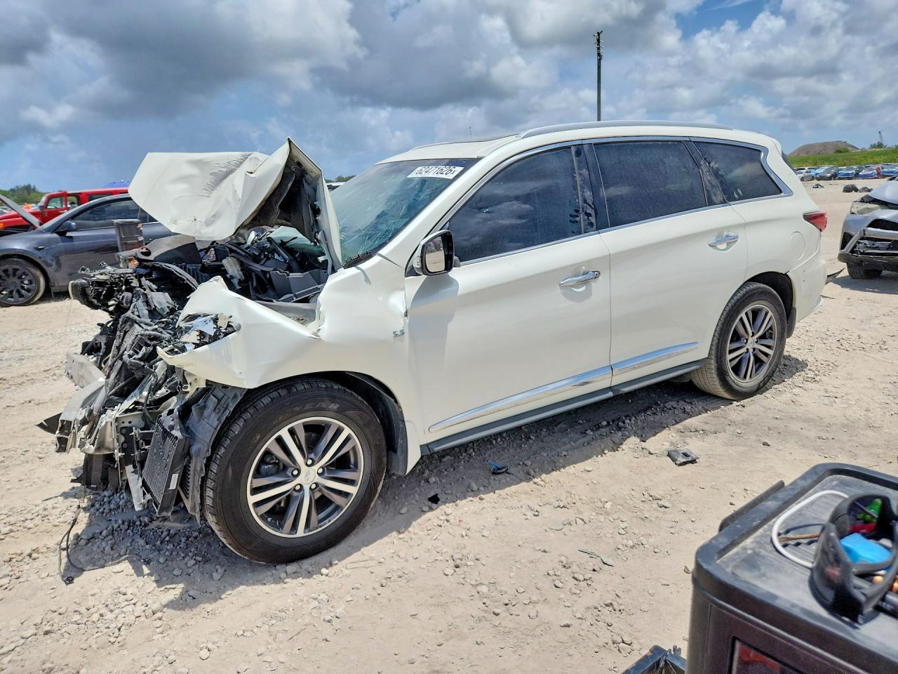 2016 Infiniti QX60, VIN 5N1AL0MN0GC502206 — Перед