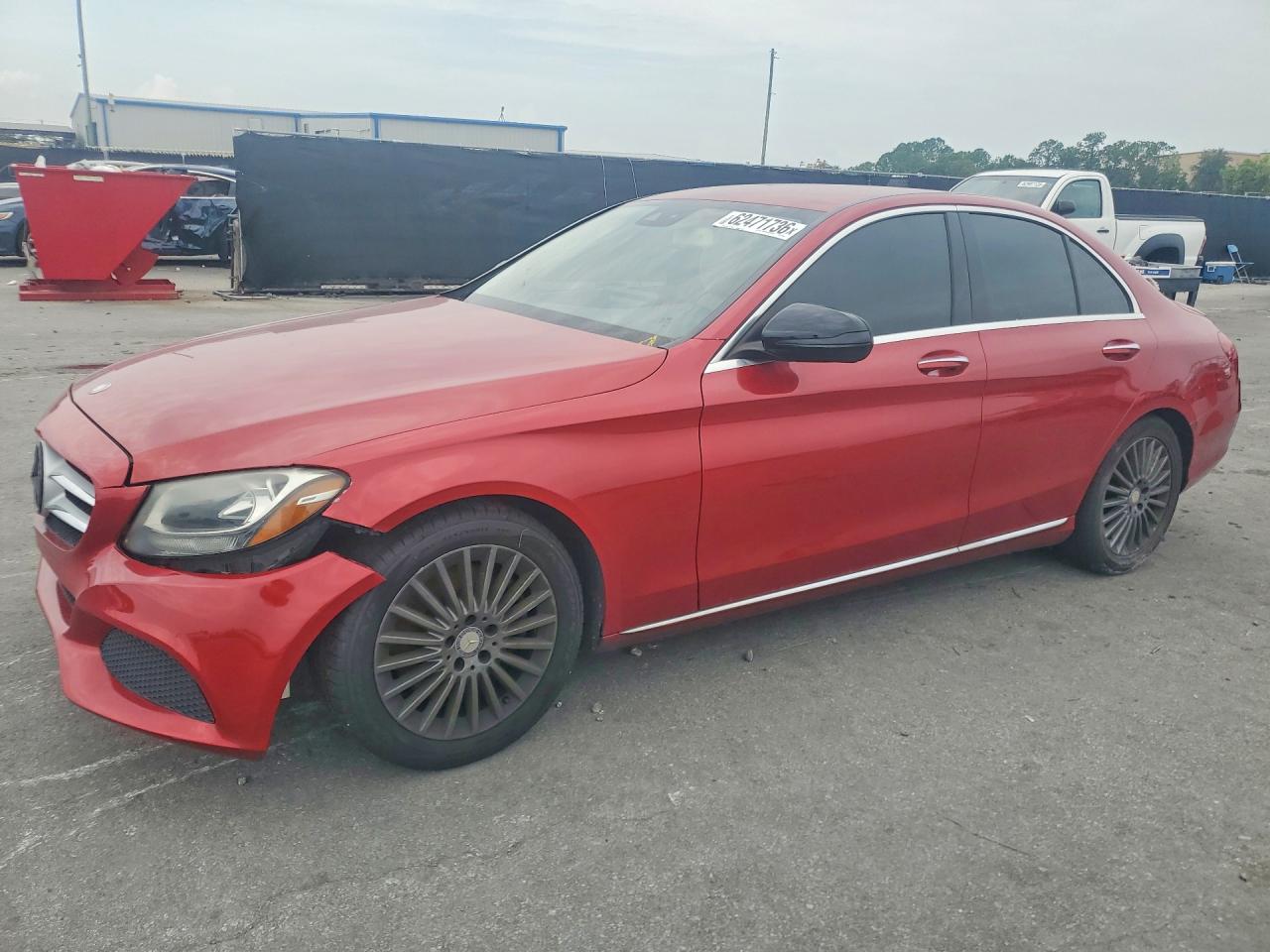 2016 Mercedes-Benz C 300, VIN 55SWF4JB2GU125155 — Перед