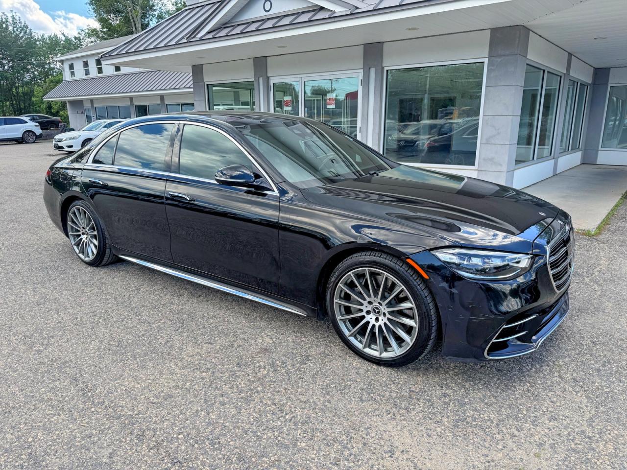 2022 Mercedes-Benz S 500, VIN W1K6G6DB8NA070728 — Minor dents and scratches