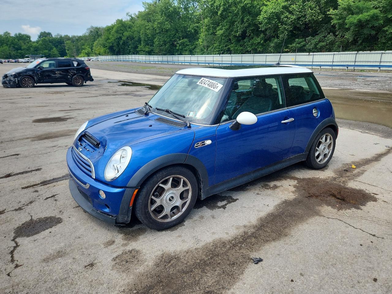 2006 MINI Hardtop S, VIN WMWRE33576TJ37572 — Front end