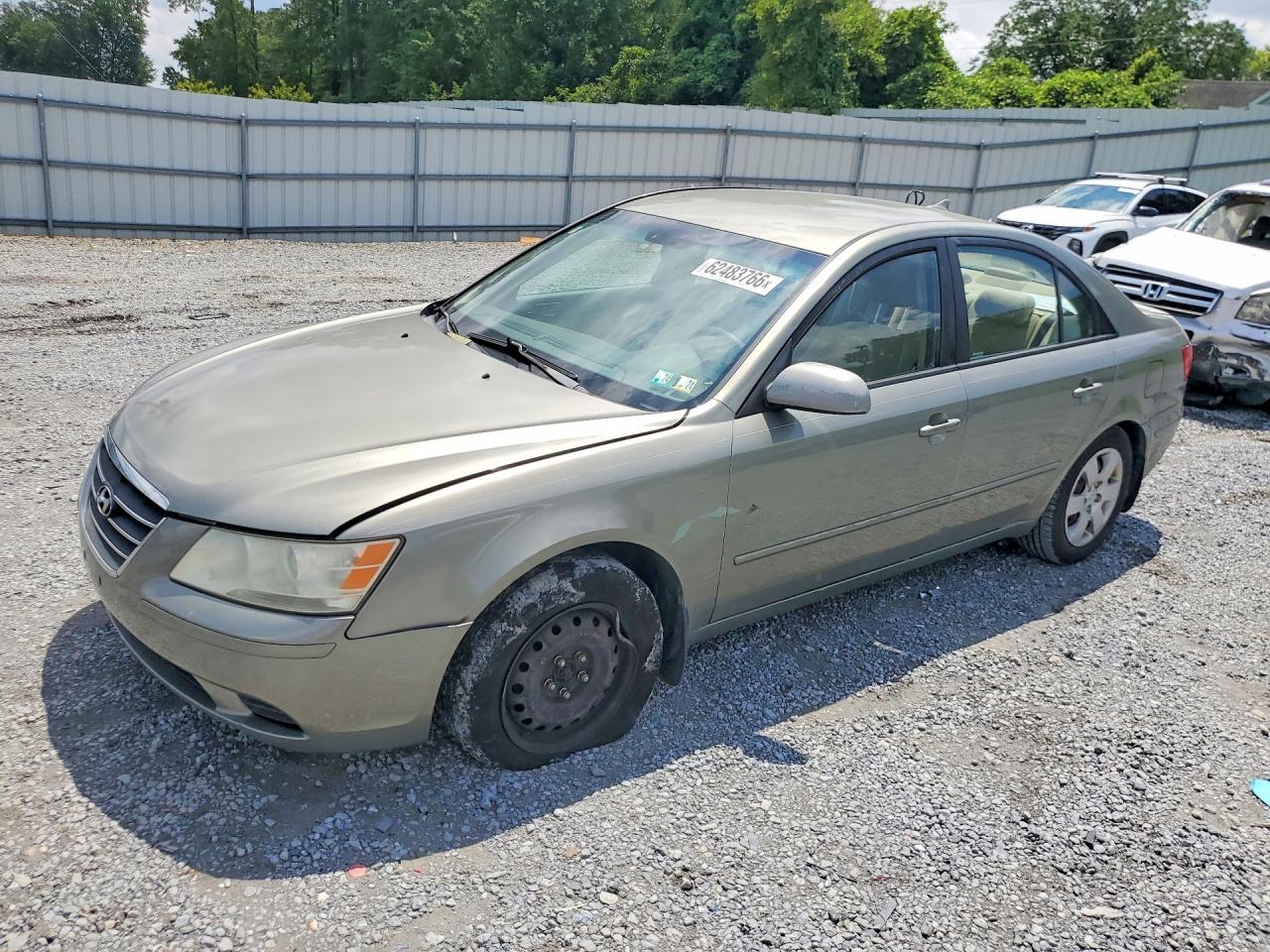 2009 Hyundai Sonata GLS, VIN 5NPET46C09H553723 — Side