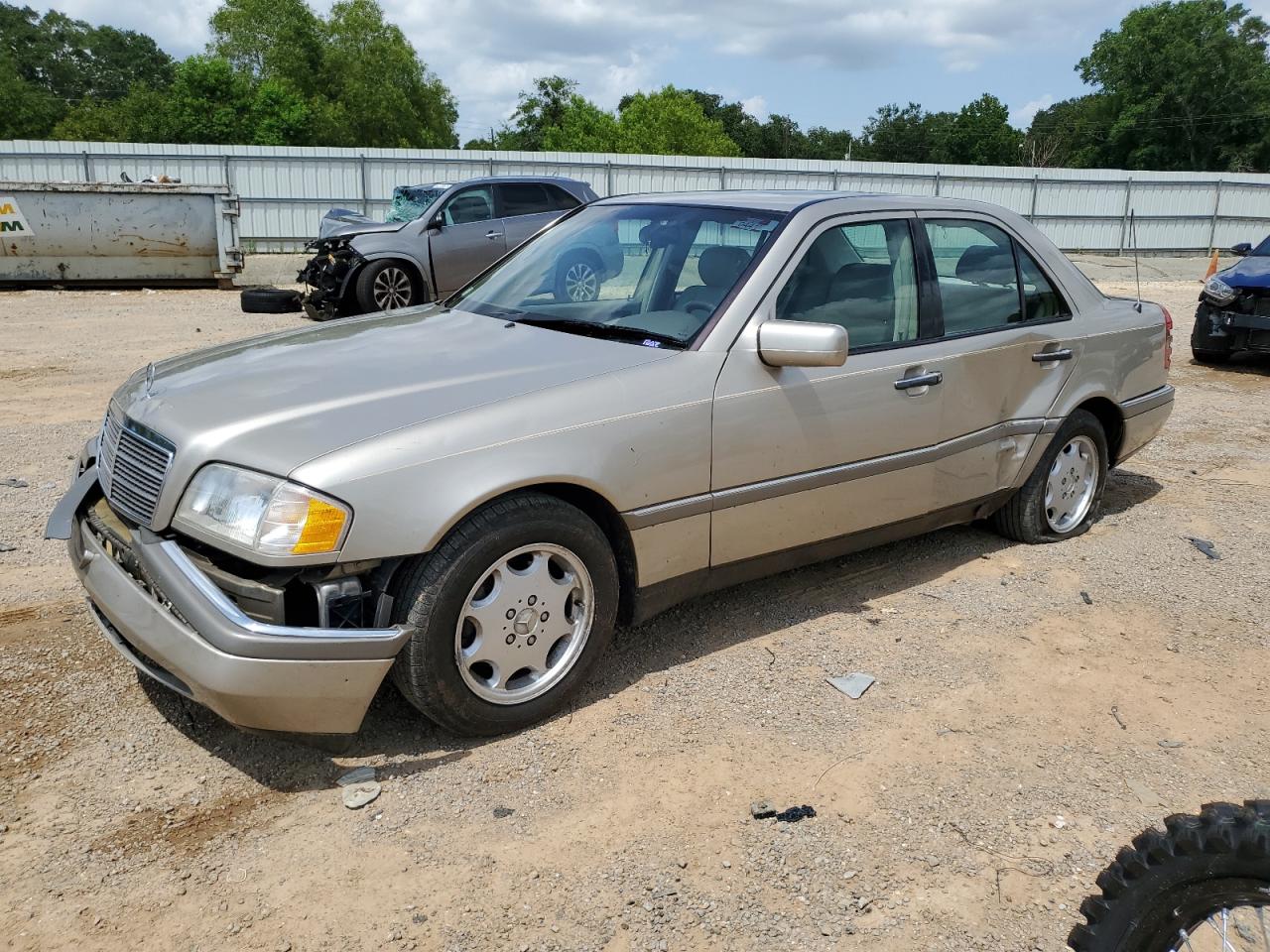 1996 Mercedes-Benz C, VIN WDBHA22EXTF425097 — Side