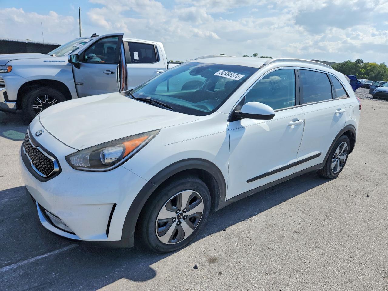 2018 Kia Niro LX, VIN KNDCB3LCXJ5203495 — Minor dents and scratches