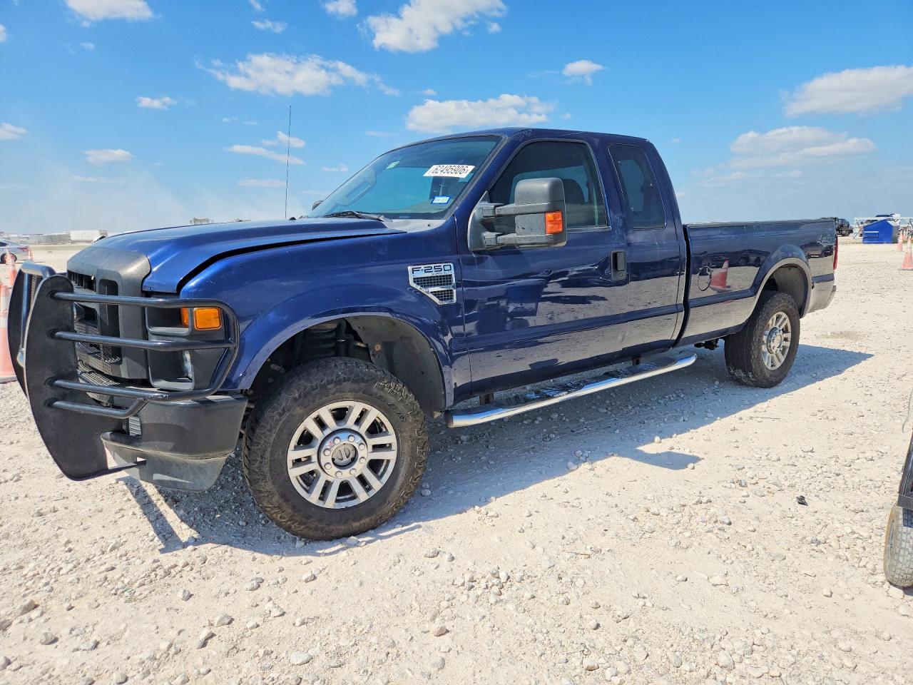 2008 Ford F-250 XL, VIN 1FTSX21598EC71230 — Side