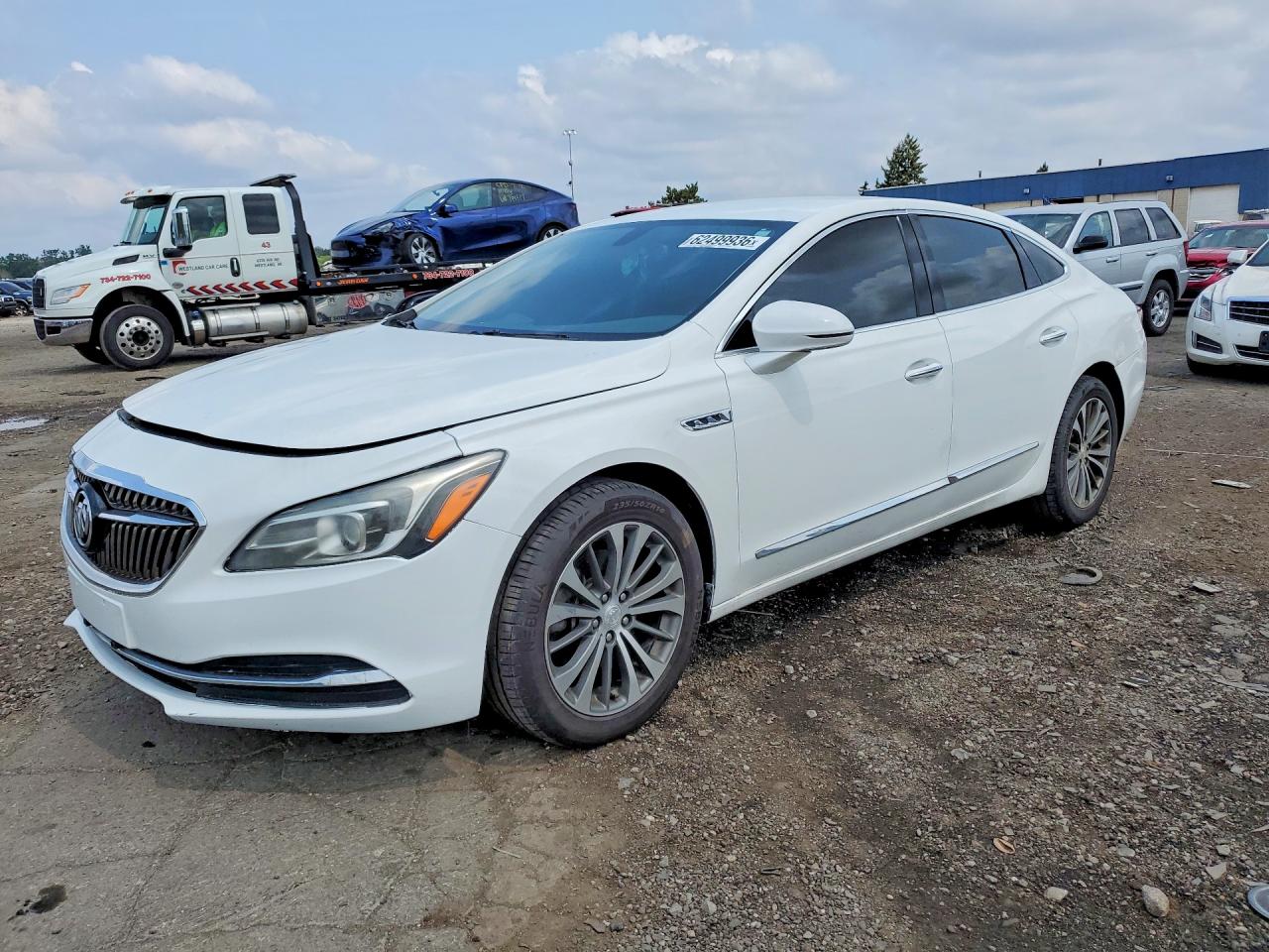 2018 Buick LaCrosse Essence, VIN 1G4ZP5SS4JU107637 — Front end