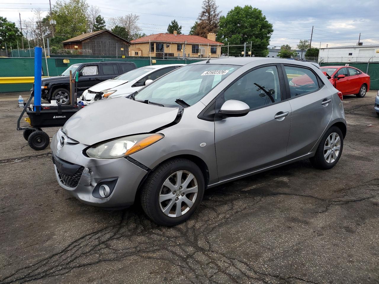 2011 Mazda 2 Sport, VIN JM1DE1HYXB0103352 — Перед
