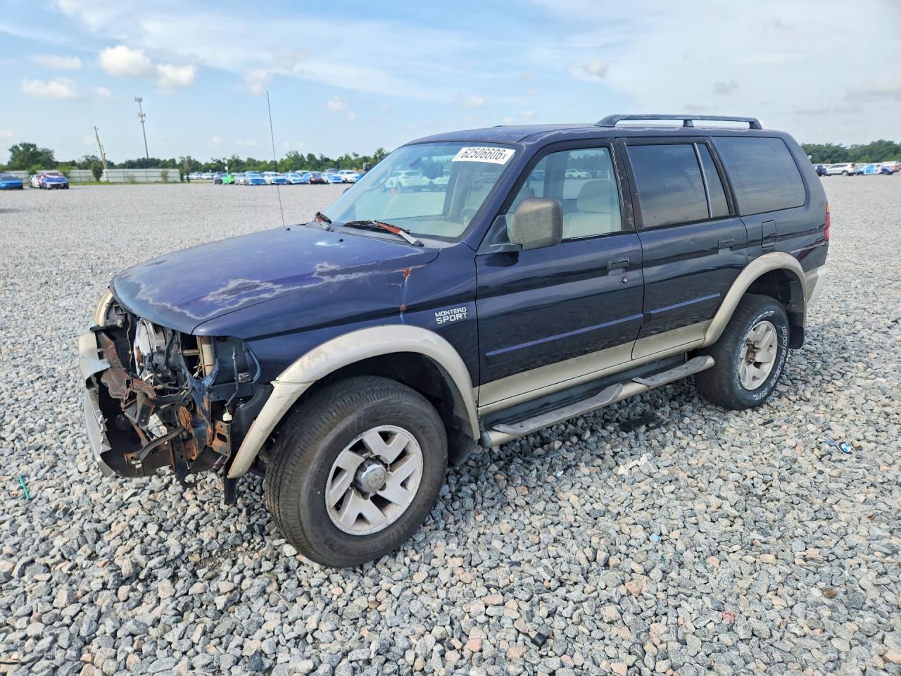 2002 Mitsubishi Montero Sport XS, VIN JA4LS31R62J055355 — Front end