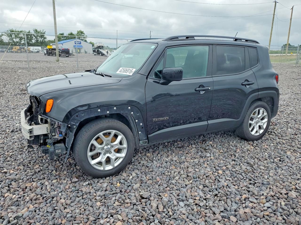 2016 Jeep Renegade Latitude, VIN ZACCJABT2GPE36585 — Front end