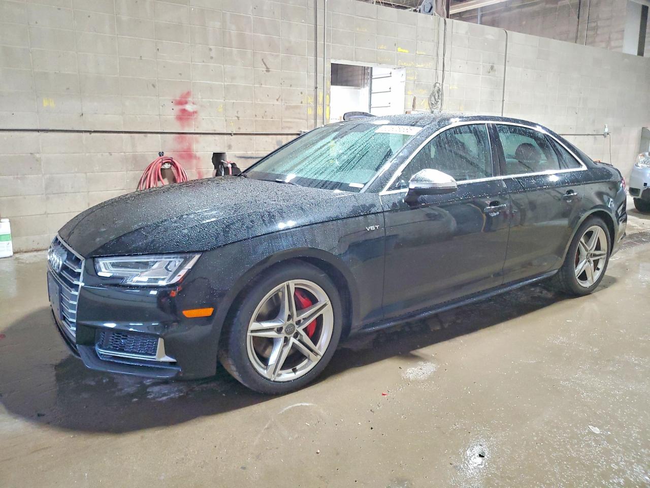 2018 Audi S4 Premium Plus, VIN WAUB4AF41JA097053 — Днище