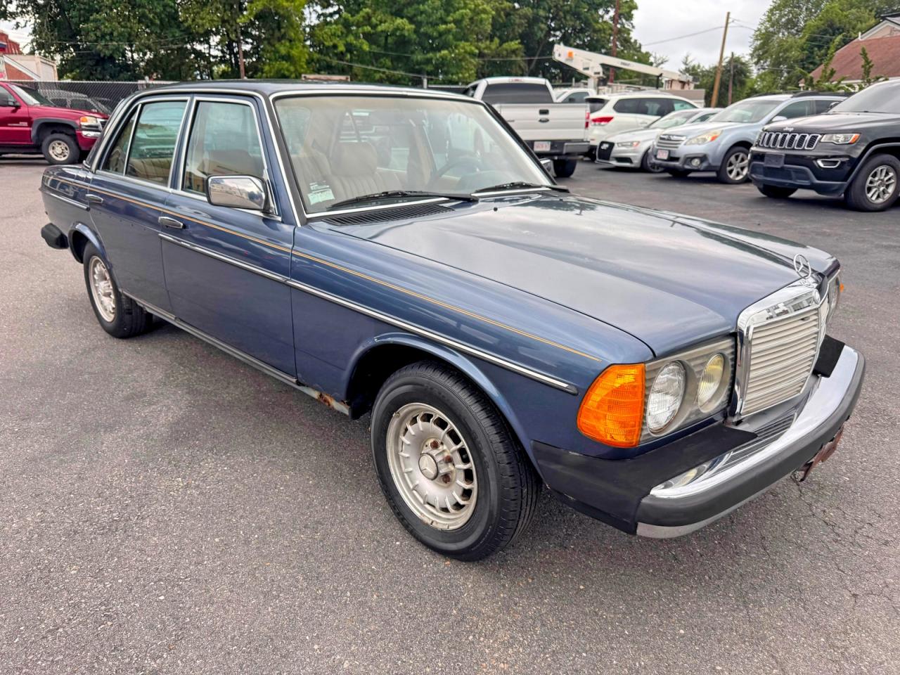 1984 Mercedes-Benz 300 D, VIN WDBAB33A9EA038539 — Normal wear