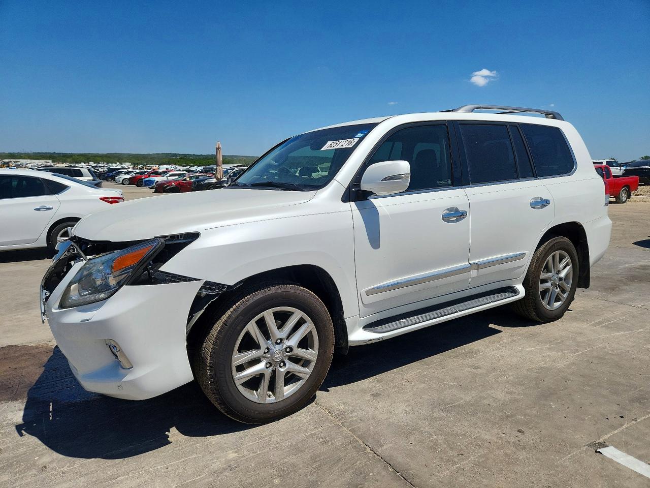2013 Lexus LX 570, VIN JTJHY7AX4D4129046 — Front end
