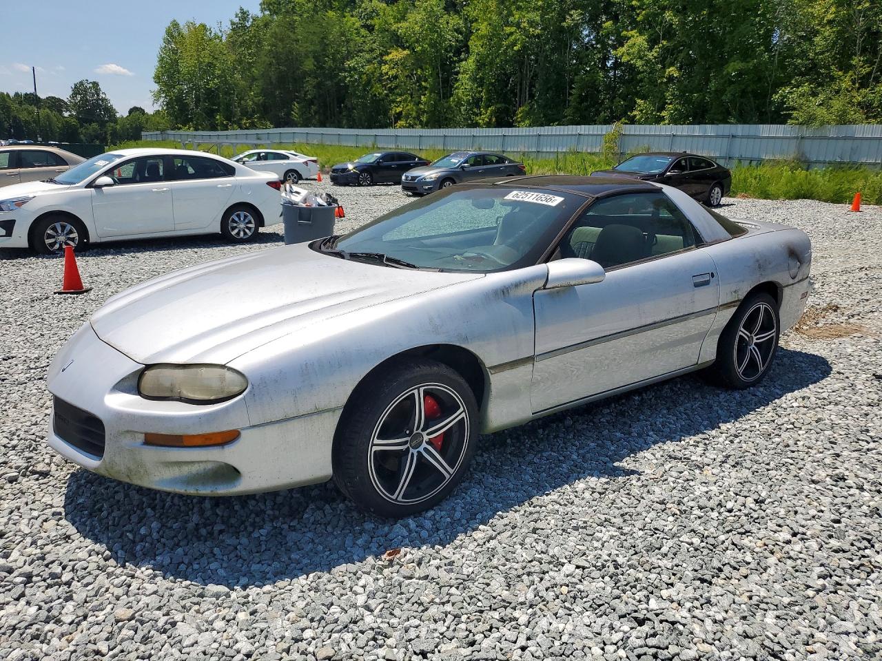 2002 Chevrolet Camaro, VIN 2G1FP22K922168178 — Minor dents and scratches