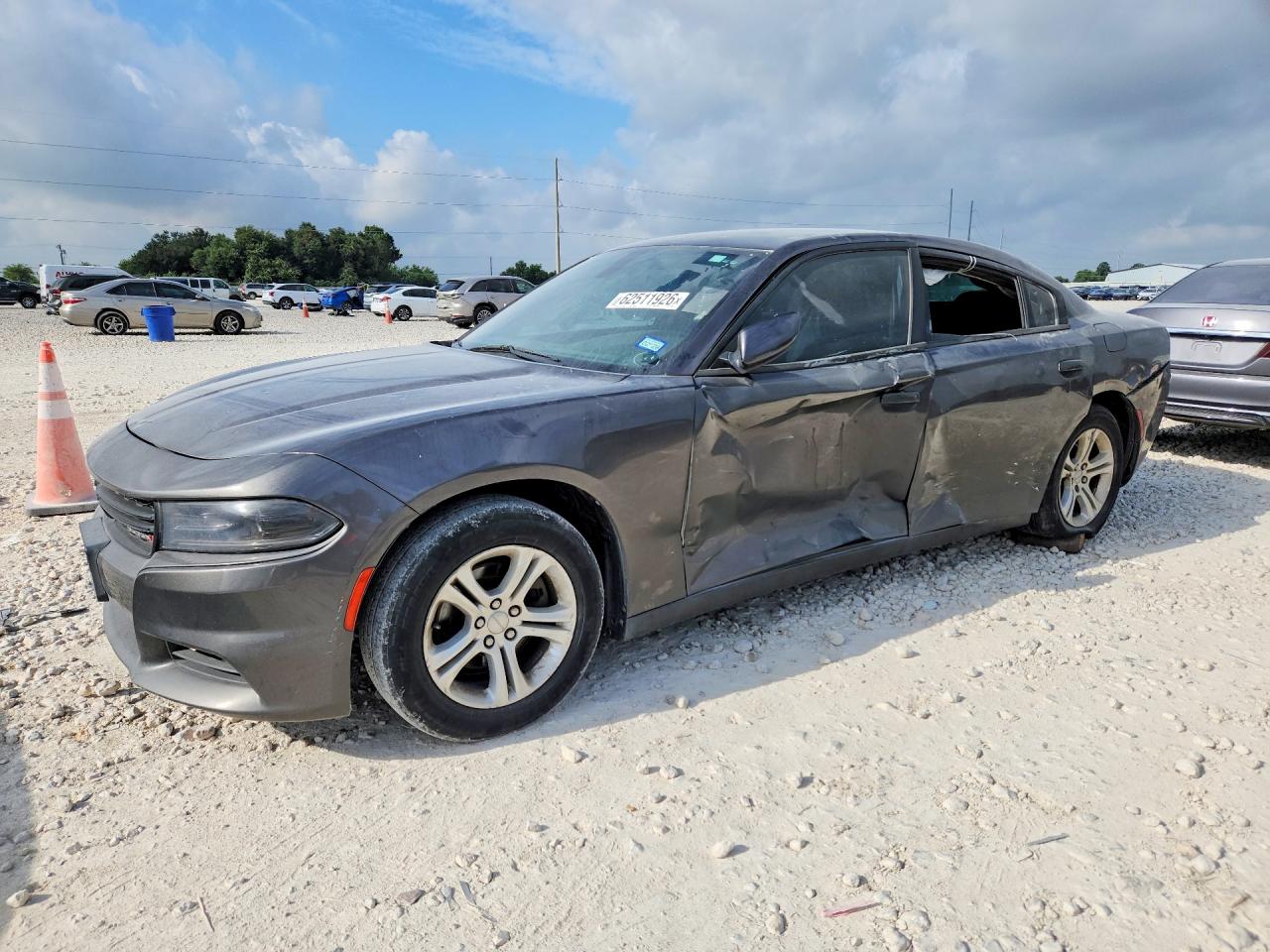 2018 Dodge Charger SXT, VIN 2C3CDXBG5JH197396 — Бок