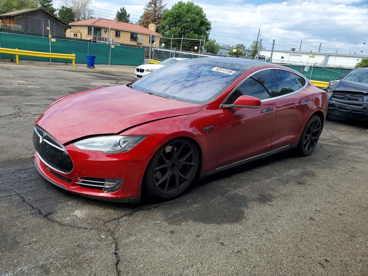 2015 Tesla Model S 85D, VIN 5YJSA1E25FF114902 — Undercarriage