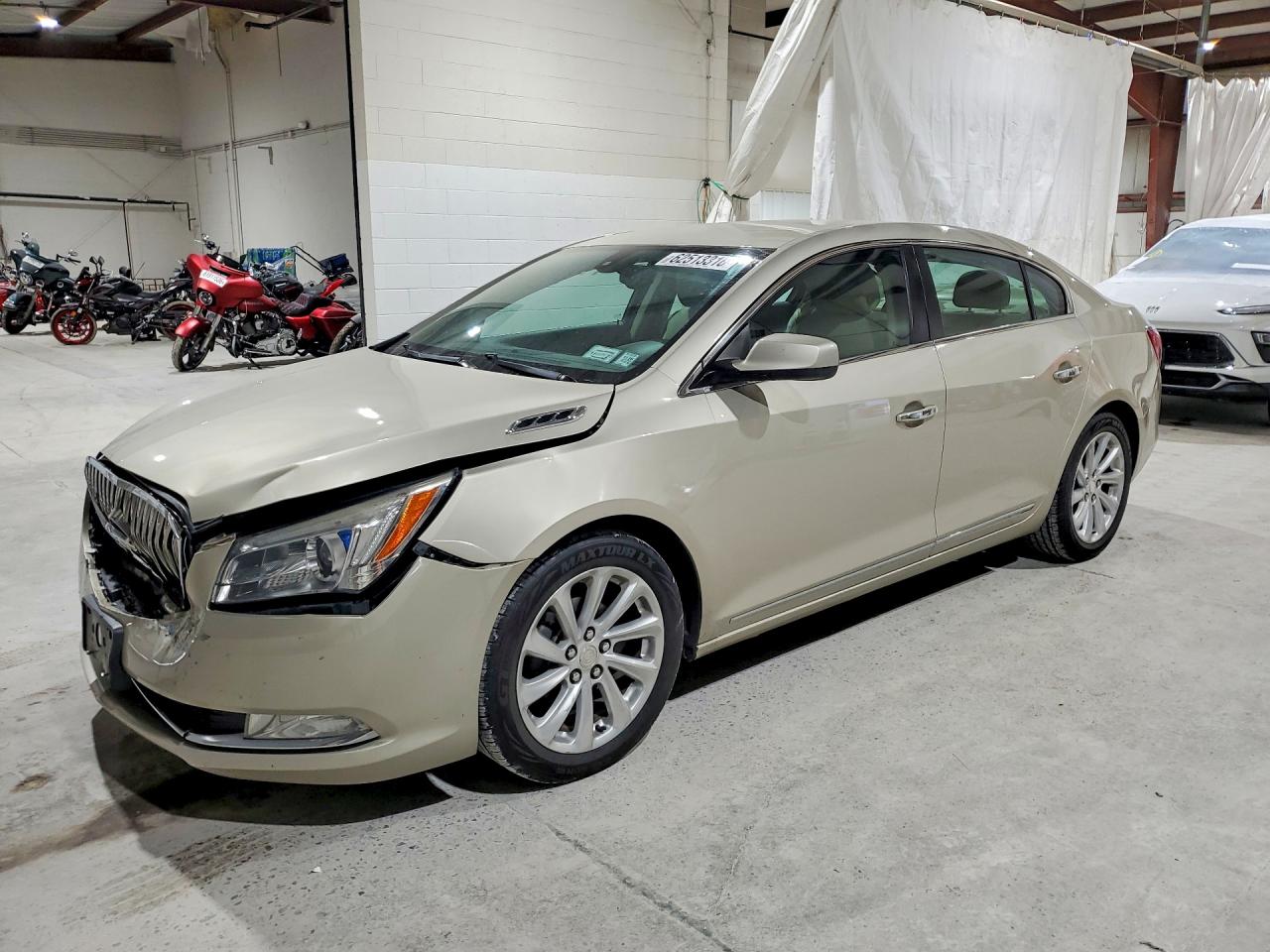 2015 Buick LaCrosse, VIN 1G4GA5GR8FF218735 — Перед