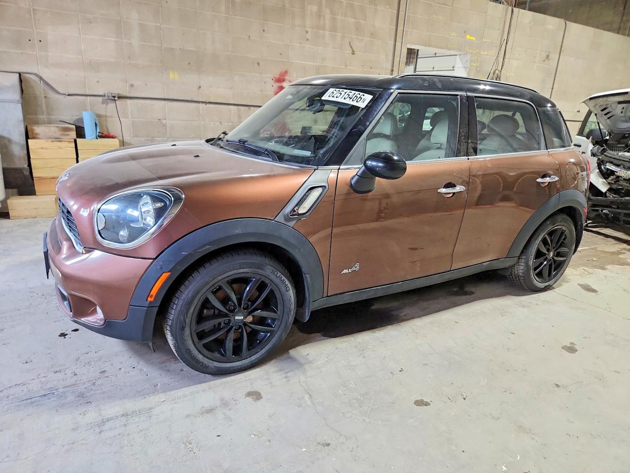 2014 MINI Countryman S, VIN WMWZC5C59EWP37766 — Minor dents and scratches