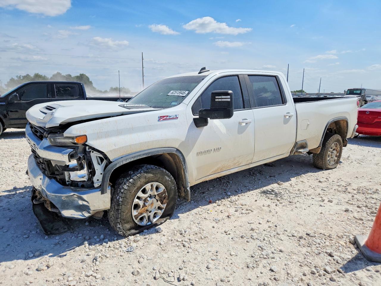 2023 Chevrolet Silverado 3500HD LT, VIN 1GC4YTEYXPF254896 — Front end