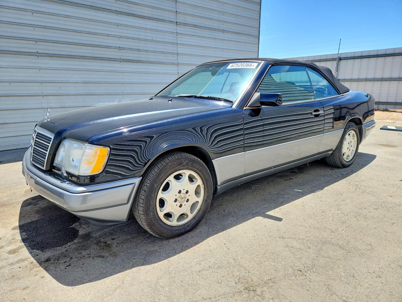 1995 Mercedes-Benz E 320, VIN WDBEA66EXSC282317 — Minor dents and scratches