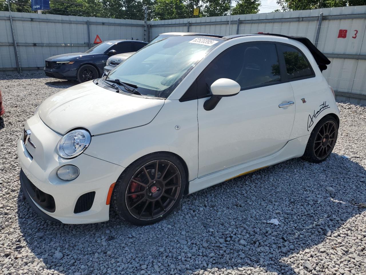 2015 FIAT 500 Abarth, VIN 3C3CFFJH7FT710161 — Minor dents and scratches