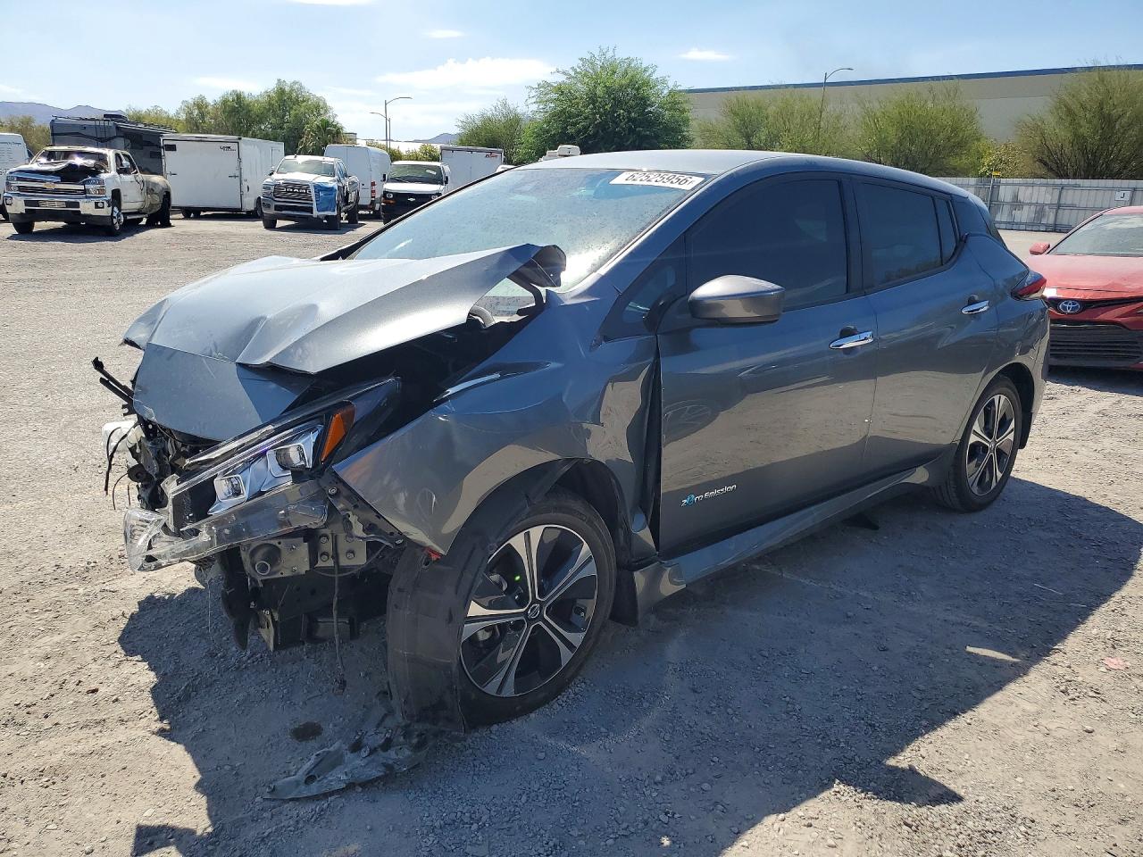 2019 Nissan LEAF SL Plus, VIN 1N4BZ1CP8KC319893 — Перед