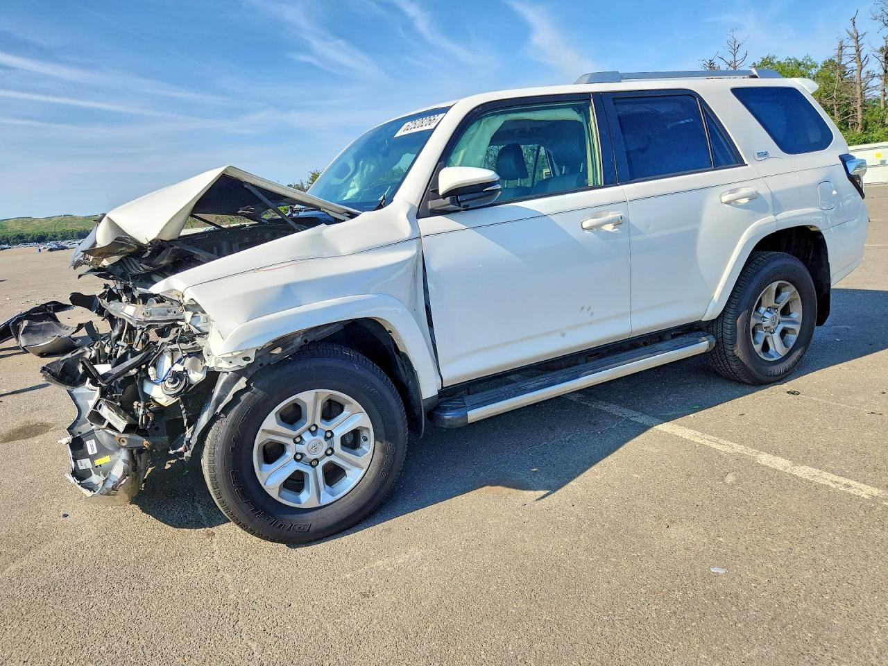 2018 Toyota 4Runner TRD Pro, VIN JTEBU5JR4J5588282 — Front end