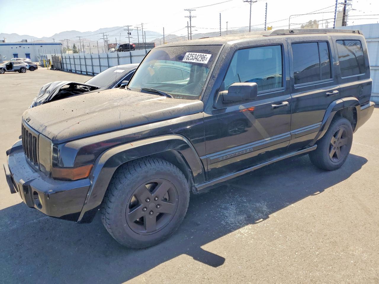 2008 Jeep Commander Sport, VIN 1J8HH48K68C114662 — Minor dents and scratches