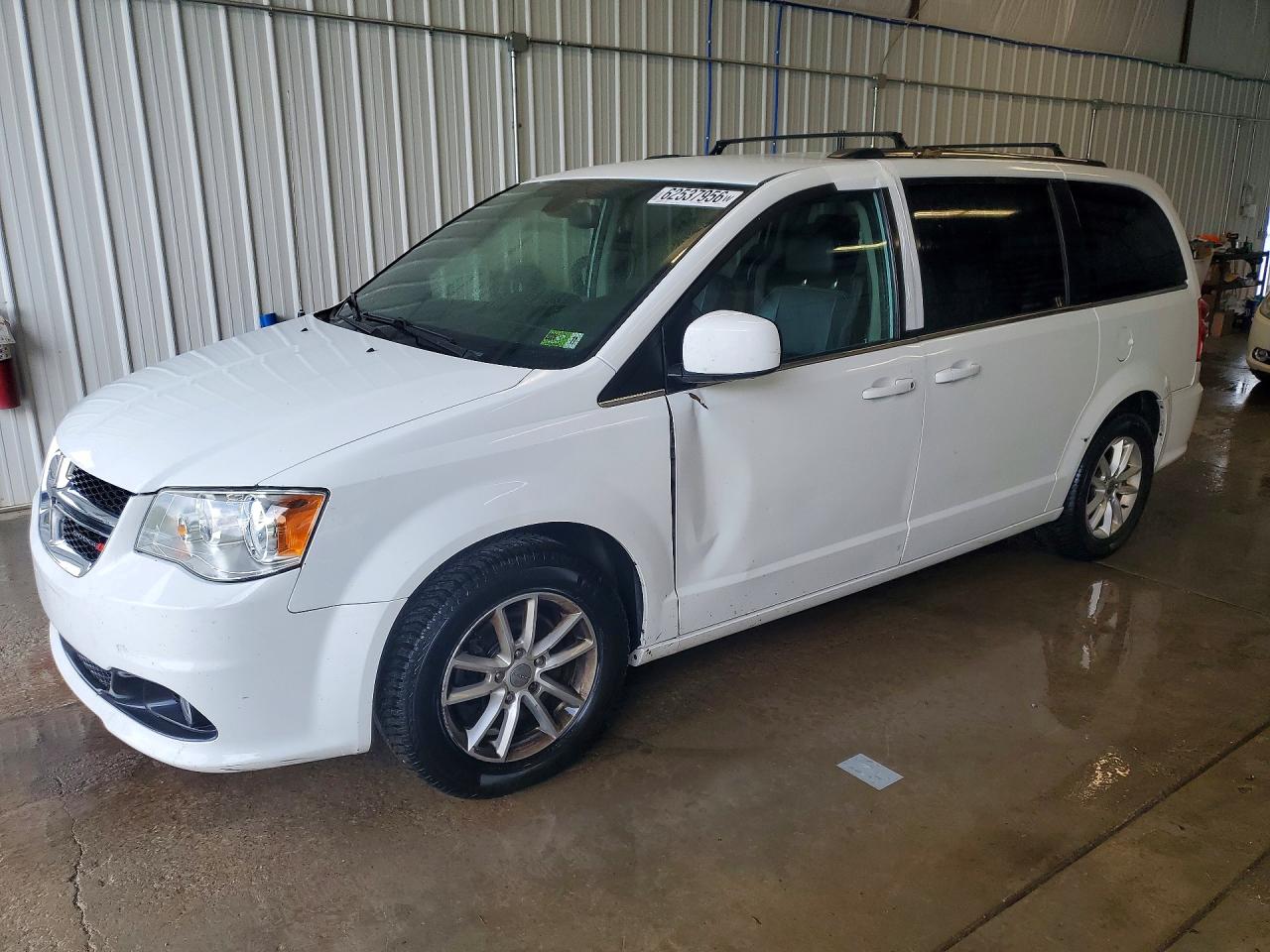 2019 Dodge Grand Caravan SXT, VIN 2C4RDGCG7KR595693 — Side