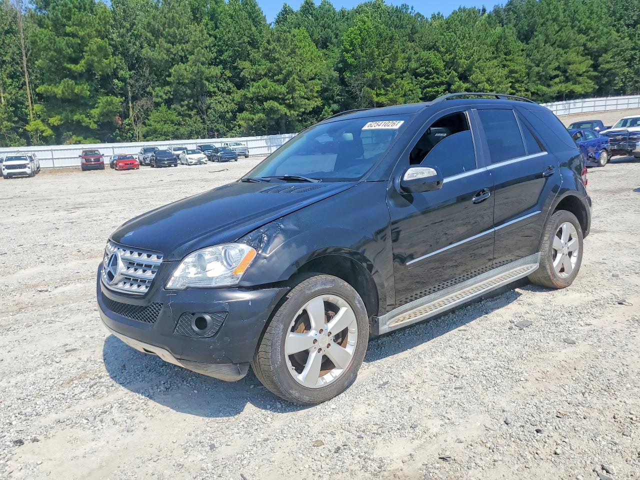 2010 Mercedes-Benz M 350, VIN 4JGBB5GB8AA619301 — Front end