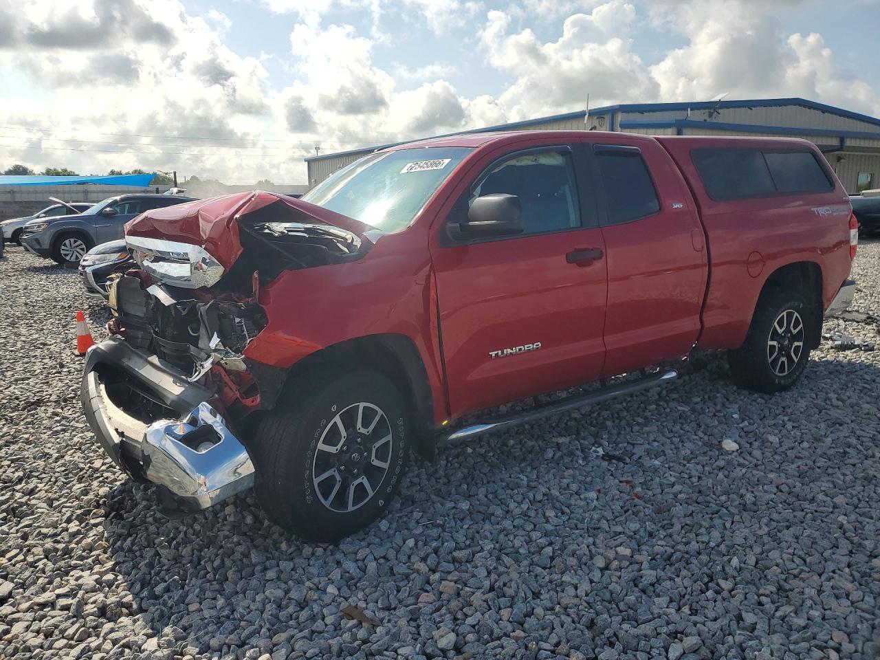 2017 Toyota Tundra SR, VIN 5TFUM5F14HX070560 — Front end
