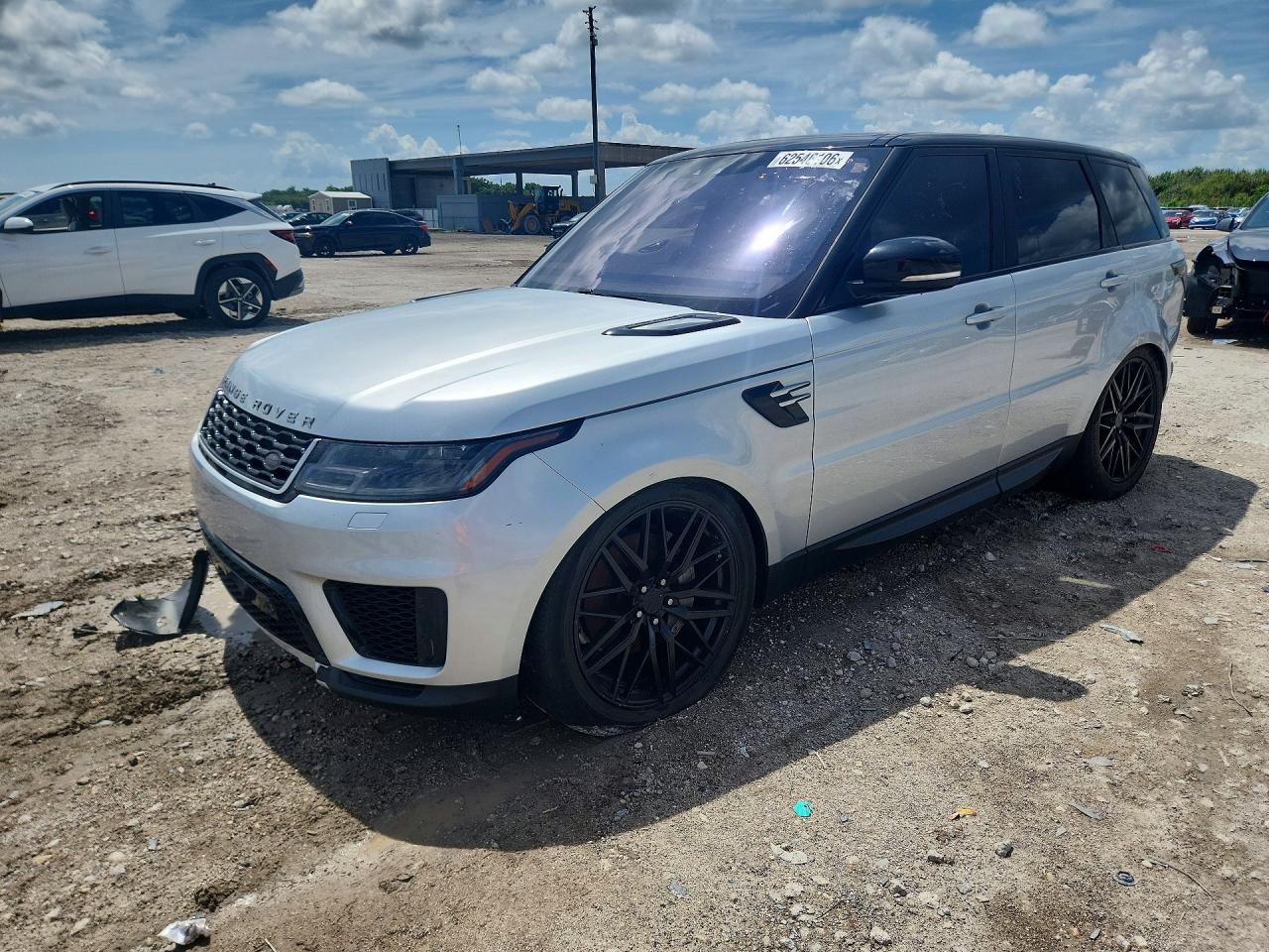 2018 Land Rover Range Rover Sport SE, VIN SALWG2RV2JA404583 — Перед