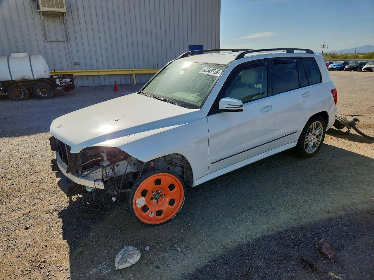 2015 Mercedes-Benz GLK 350, VIN WDCGG5HB2FG402352 — Front end
