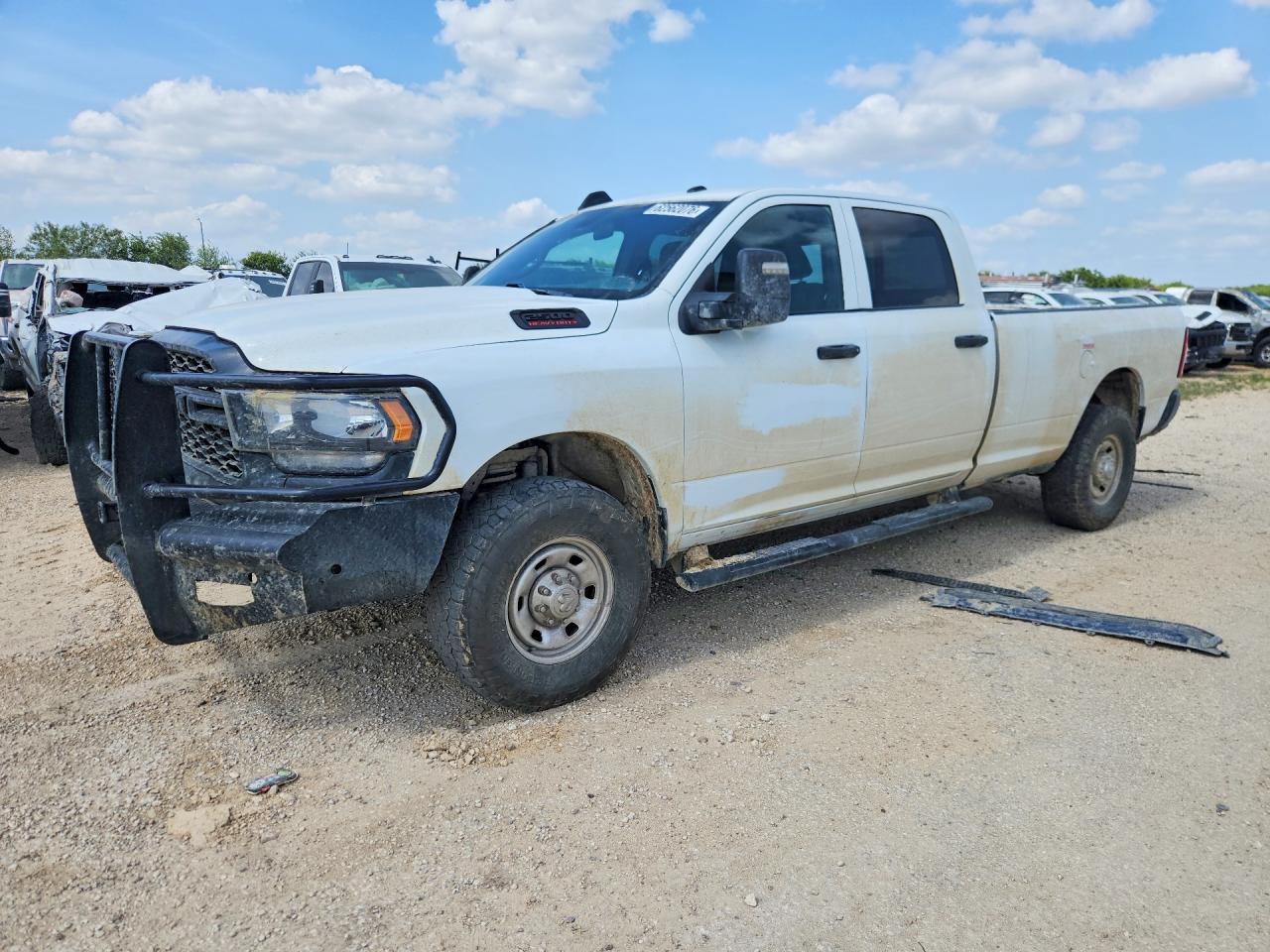 2023 Ram 2500 Tradesman, VIN 3C6UR5HJ5PG606554 — Мелкие вмятины и царапины