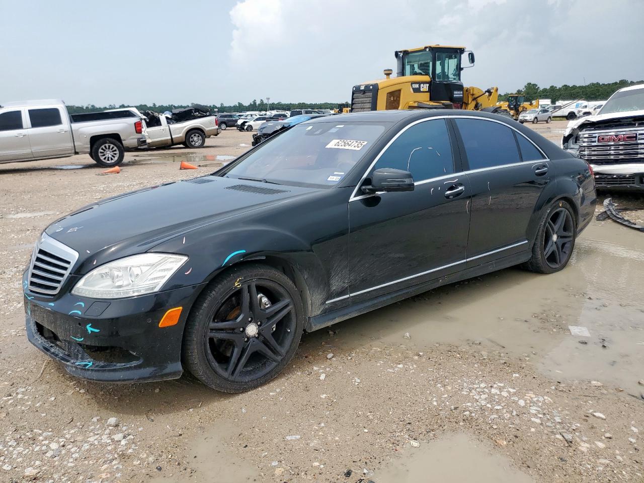 2010 Mercedes-Benz S 550, VIN WDDNG7BB3AA288574 — Side