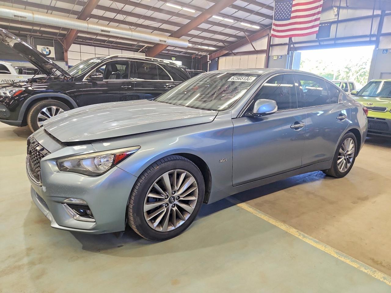 2018 Infiniti Q50 Luxe, VIN JN1EV7AR8JM436508 — Side