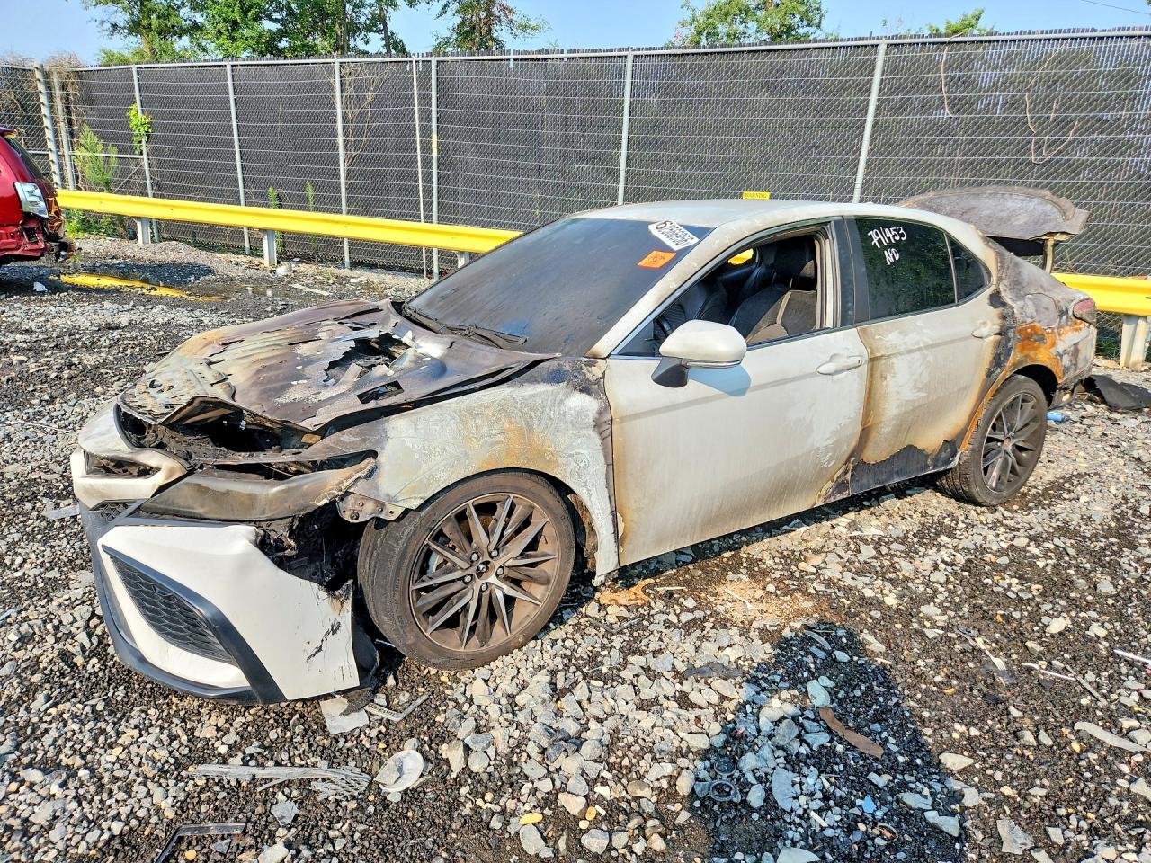 2022 Toyota Camry SE, VIN 4T1G11AK4NU072252 — Burn