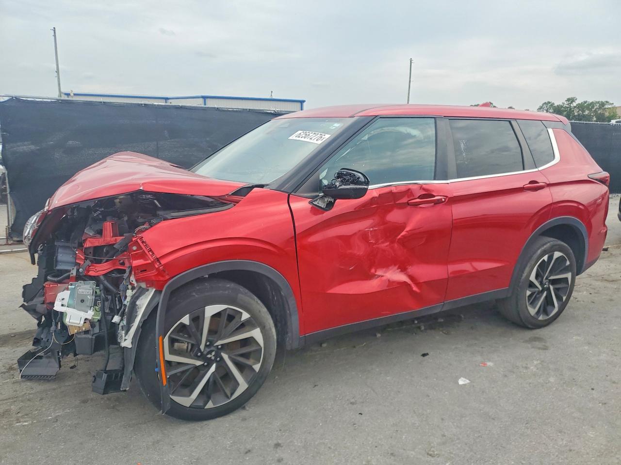 2023 Mitsubishi Outlander SE, VIN JA4J3UA82PZ039728 — Перед