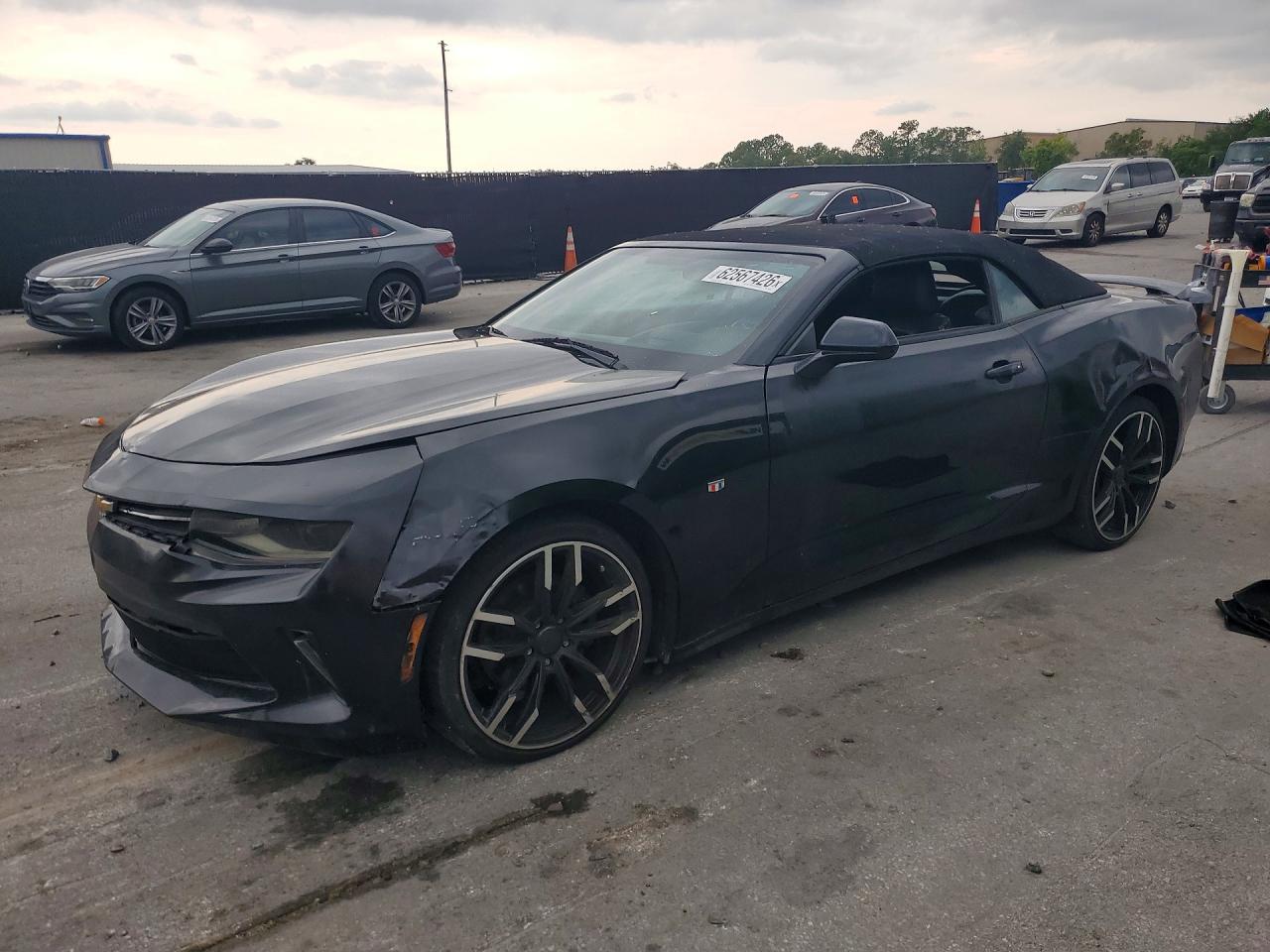 2017 Chevrolet Camaro 2LT, VIN 1G1FD3DSXH0137642 — Перед
