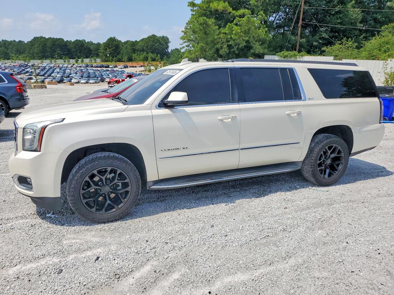 2015 GMC Yukon XL SLT, VIN 1GKS1HKC4FR676911 — Rear end