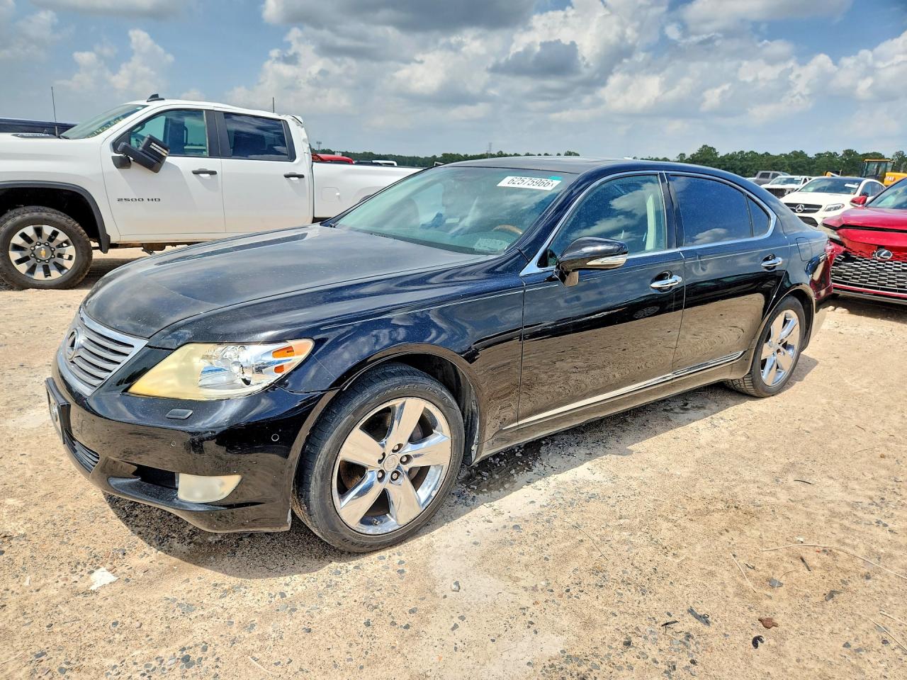 2011 Lexus LS 460 L, VIN JTHGL5EF7B5043593 — Minor dents and scratches