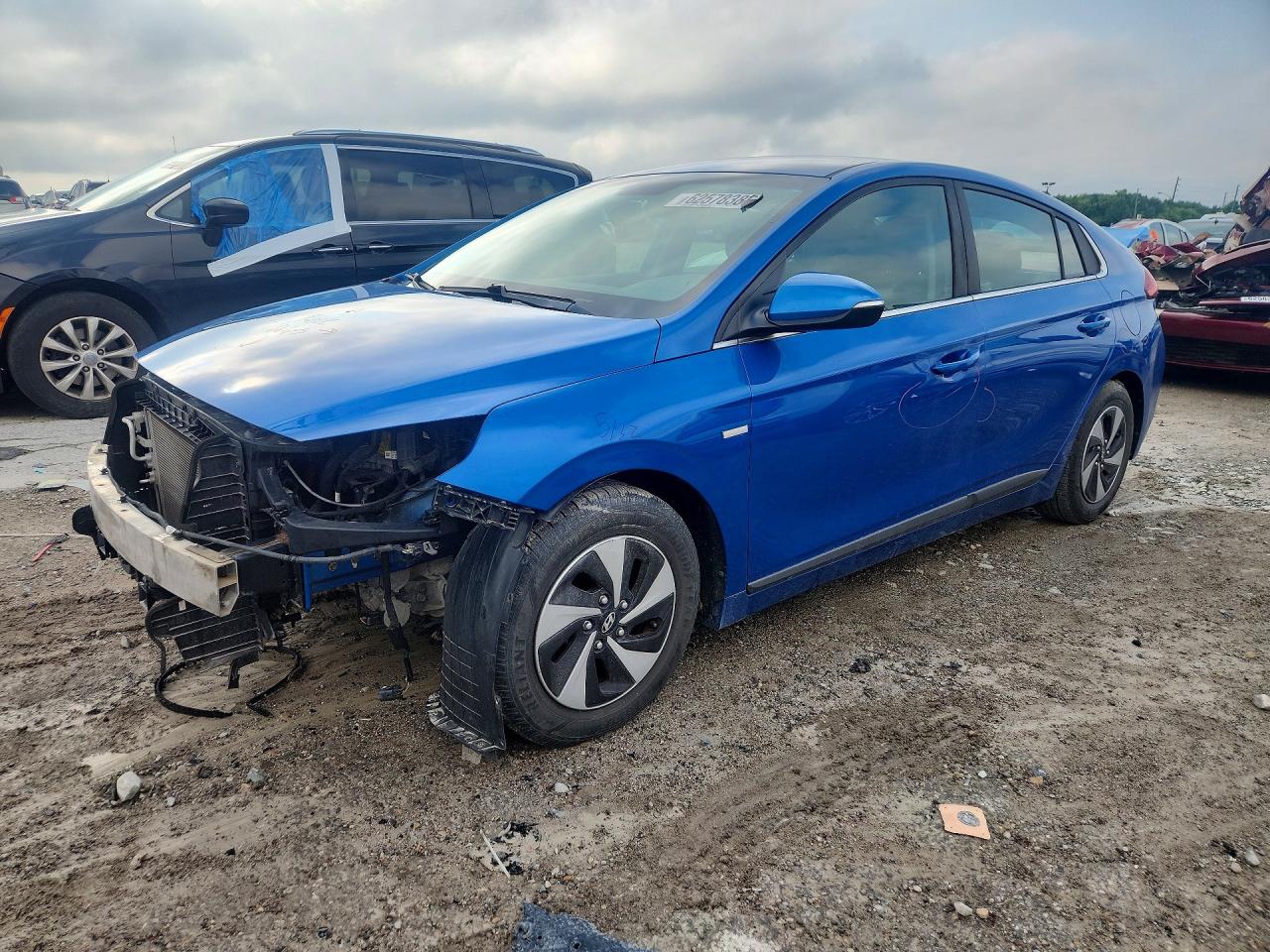 2017 Hyundai Ioniq SEL, VIN KMHC75LC8HU055971 — Front end