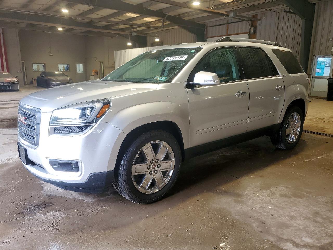 2017 GMC Acadia Limited, VIN 1GKKVSKD3HJ317173 — Мелкие вмятины и царапины