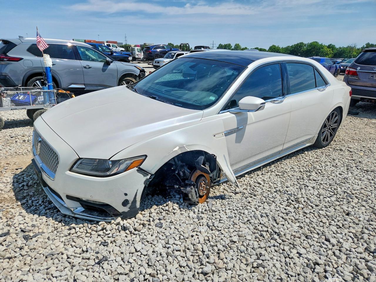2017 Lincoln Continental Reserve, VIN 1LN6L9NP1H5605716 — Front end